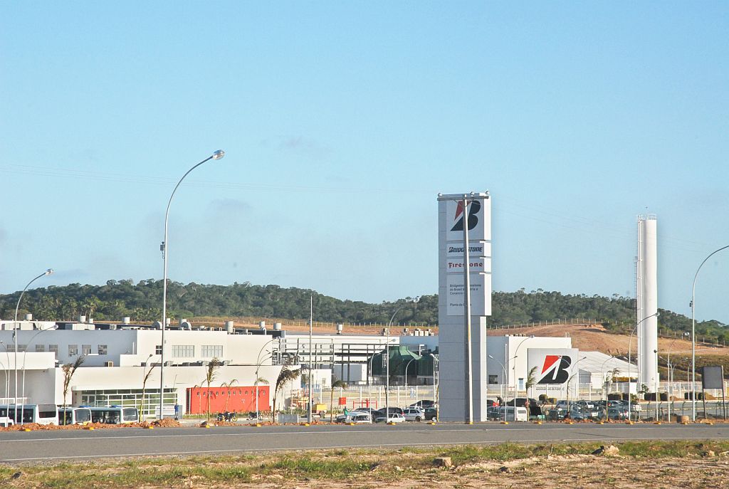 Fábrica de Camaçari na Bahia. Possibilidade da redução da jornada de trabalho até que atinja o nível de produção de acordo com a demanda atual | Divulgação / Bridgestone