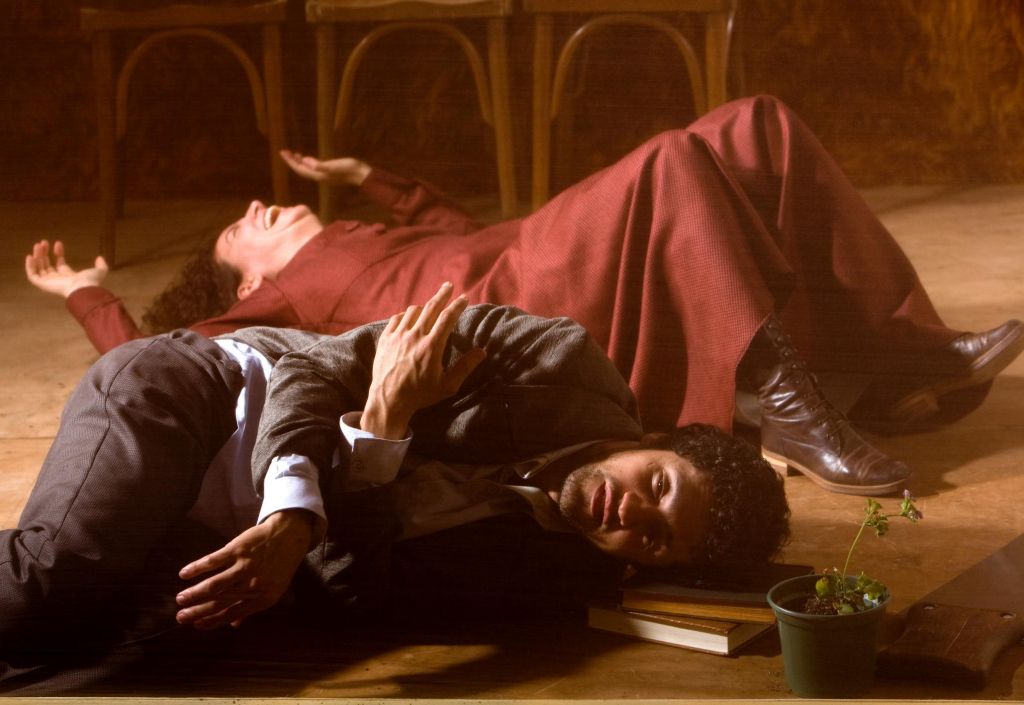 Eloisa Elena (ao fundo) para Fernando Alves Pinto: Você prefere uma mãe feliz ou coerente? | Divulgação