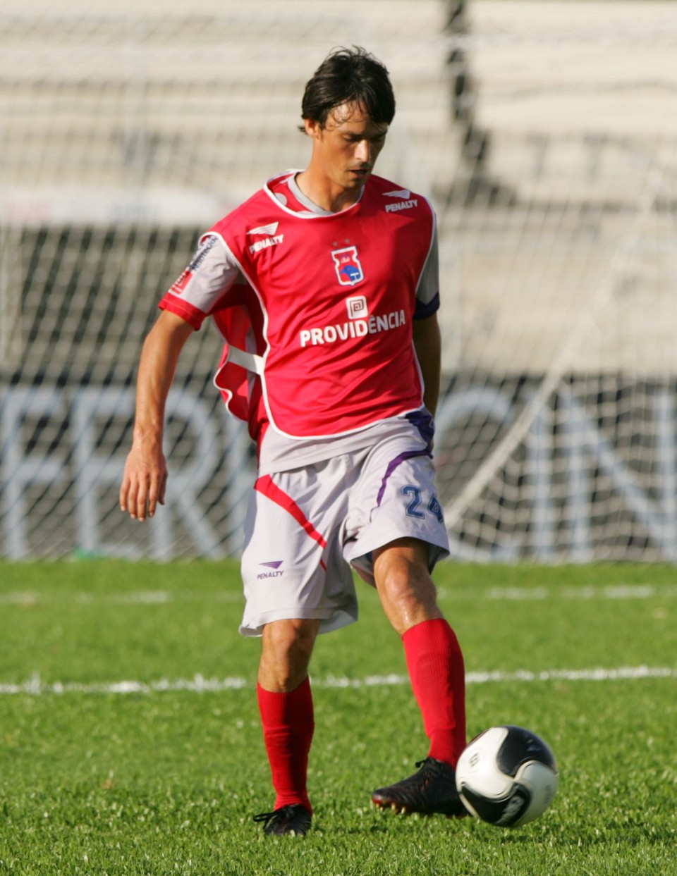 Zagueiro Élton volta ao time titular nesta quinta-feira contra o Nacional, em Rolândia | Daniel Castellano / Gazeta do Povo