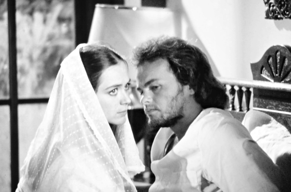 Cristina Mullins e Kadu Moliterno em cena da primeira versão de Paraíso: história atemporal | Divulgação