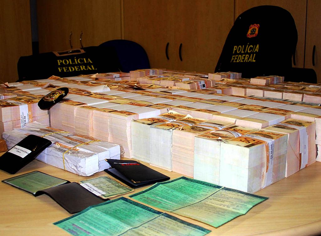 Dinheiro apreendido com os acusados: R$ 13 mil das extorsões | Thiago Domingos/Futura press