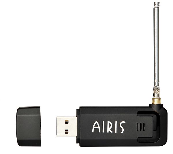 Sintonizador de tevê digital PenTV G819BR tem o tamanho e as dimensões de um pen drive |