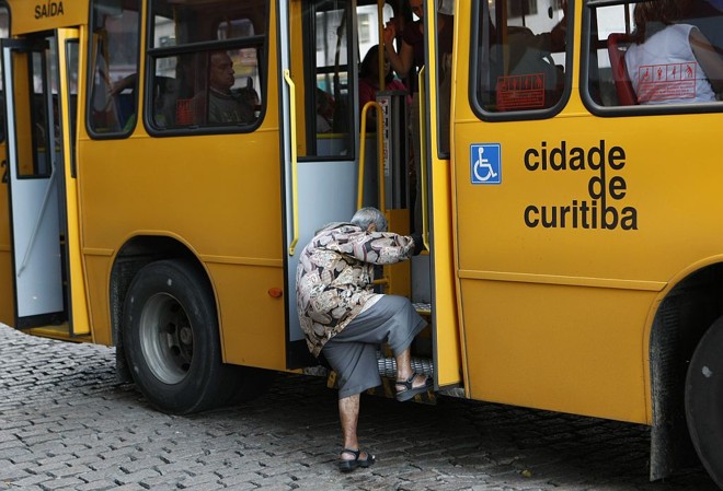 Acessibilidade no transporte coletivo: diretriz prevê premiação a motoristas gentis | Antonio Costa/Gazeta do Povo