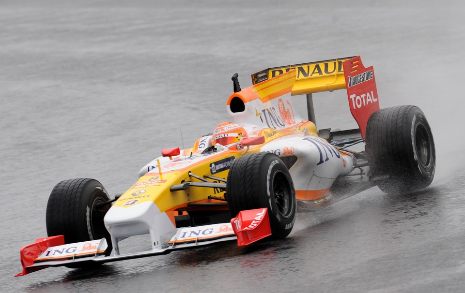 Piquet gosta do desempenho do seu Renault na chuva | Francisco Leong / AFP