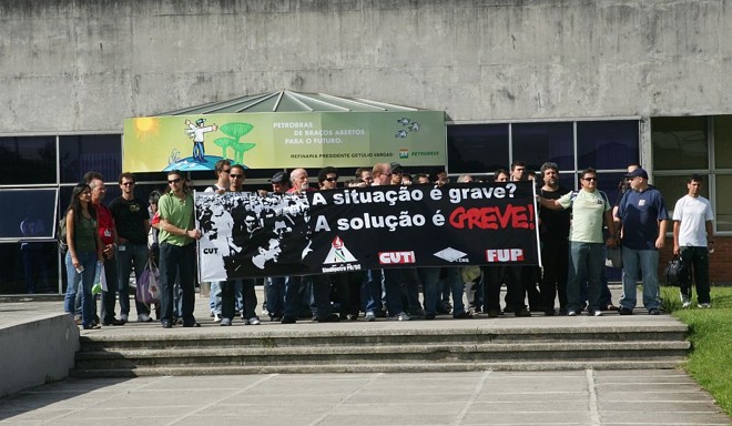 Greve dos petroleiros atinge refinaria Getúlio Vargas, a Repar, em Araucária | Aniele Nascimento / Gazeta do Povo