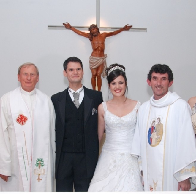 A cerimônia de casamento de Tatiana e Felipe foi celebrada por um padre católico e por um pastor luterano: solução satisfatória | 
