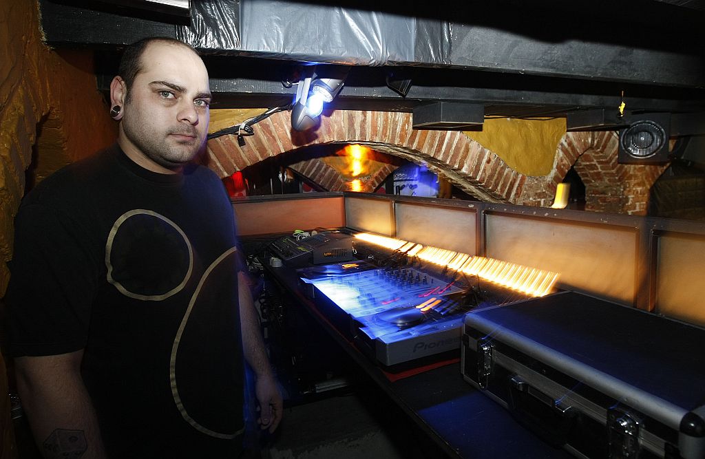 Diego de Oliveira Orlandini, 28 anos, DJ e locador de equipamentos de áudio | Rodolfo Bührer/Gazeta do Povo