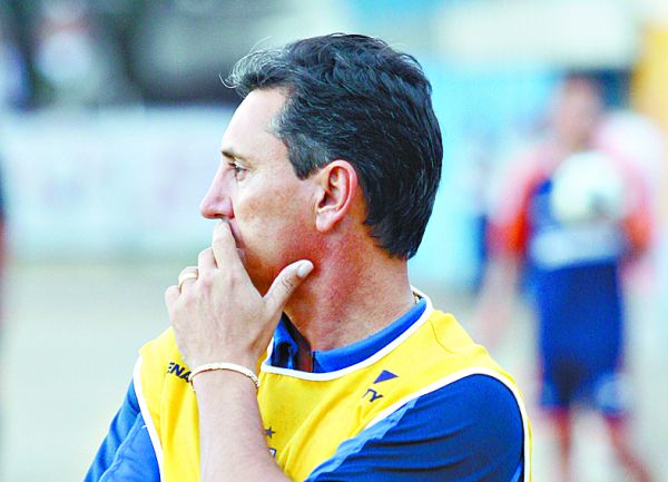 Comelli se convenceu daquilo que a torcida há tempos pensava: "Não adianta eu ficar." | Gilberto Abelha/Jornal de Londrina