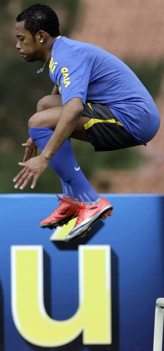 Robinho durante o treino em Teresópolis | Sergio Morais/Reuters