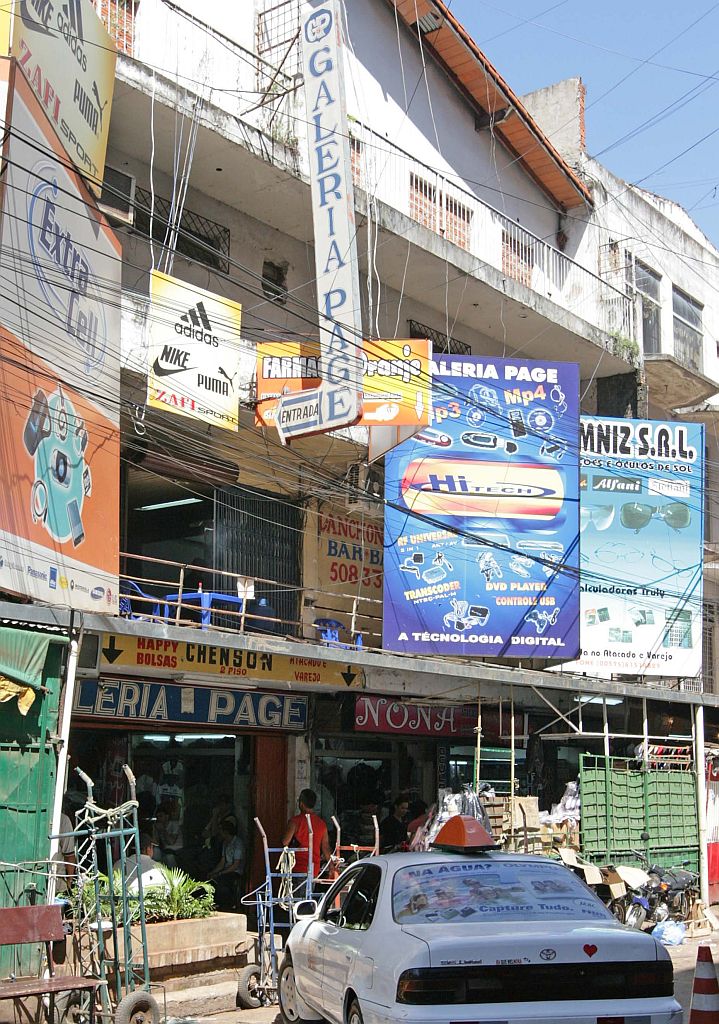 Galeria Pagé, em Ciudad del Este: EUA dizem que comerciantes paraguaios sustentam atividades terroristas no Oriente Médio | Christian Rizzi/Gazeta do Povo