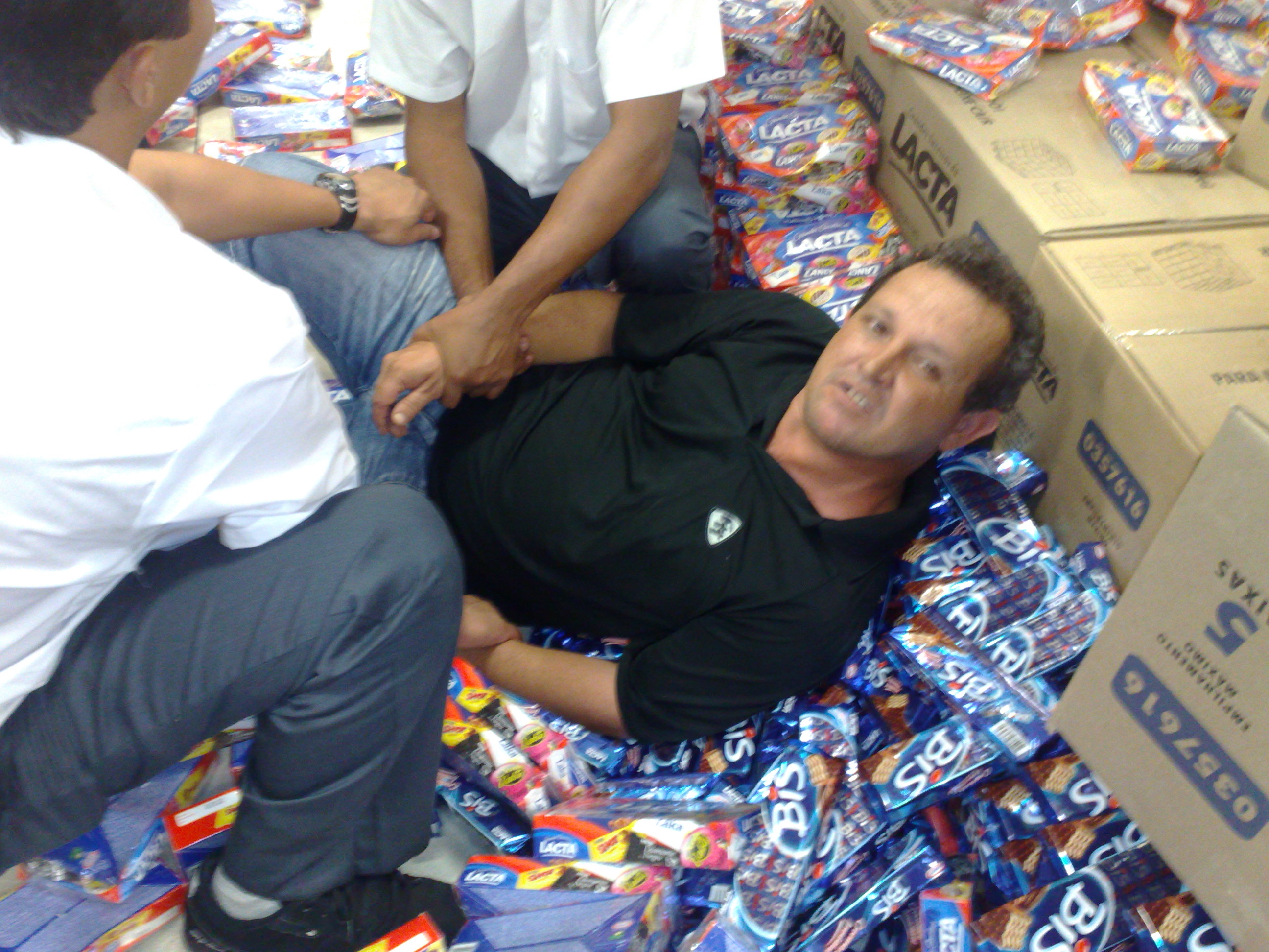 João da Vila Meneses Neto, 48 anos, foi imobilizado por seguranças das Americanas nesta tarde | João Varella/Gazeta do Povo