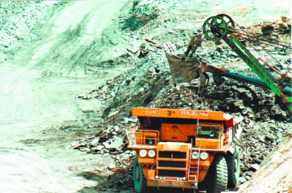 Vista geral da extração do xisto e da usina de São Mateus do Sul
