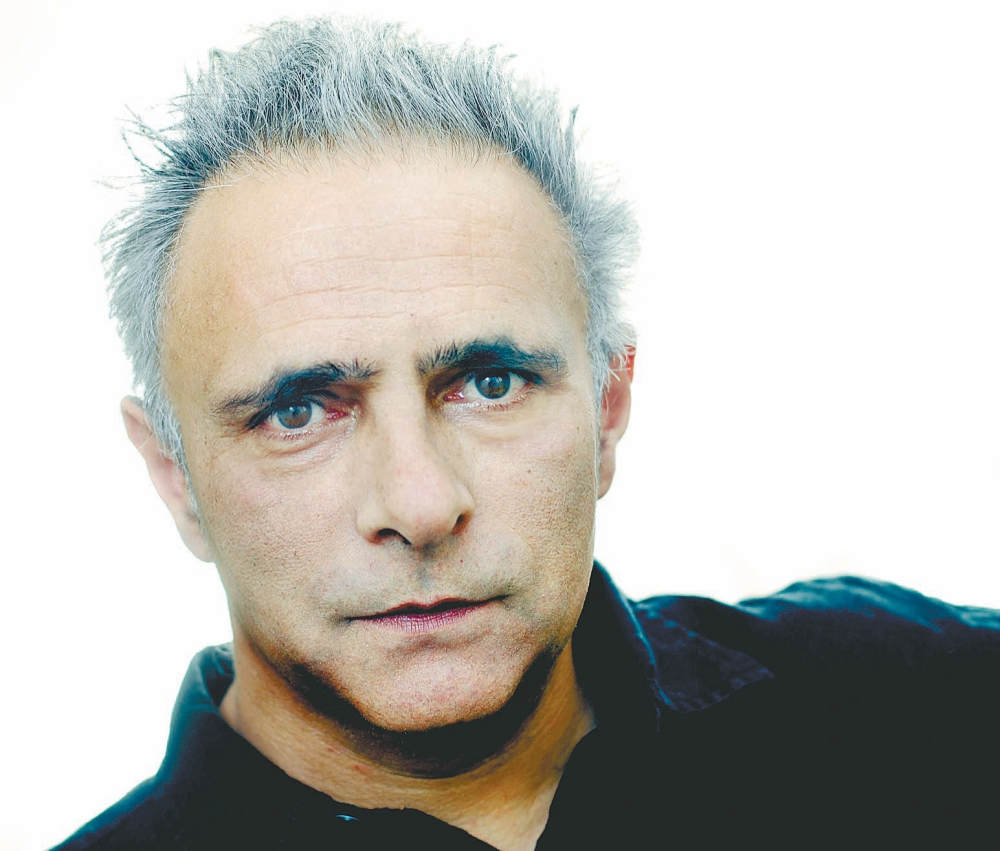 Hanif Kureishi: exorcizou em livros alguns dramas pessoais, como a separação da primeira mulher e a morte do pai | Sarah Lee/ Divulgação