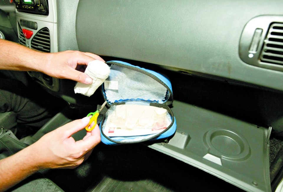 Lista de leis que não pegaram é cada vez maior Obrigatoriedade de kits de primeiros socorros nos carros durou menos de quatro meses | Pedro Serápio/Gazeta do Povo