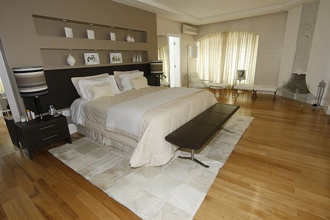 Suíte master da cobertura do LEssence, da San Remo: 39,59 metros quadrados só de quarto e lareira como item de luxo |