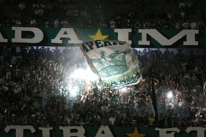 Torcida comemorou classificação do Coxa para a próxima fase. Público pagante foi de 9.269 (total: 11.848). |