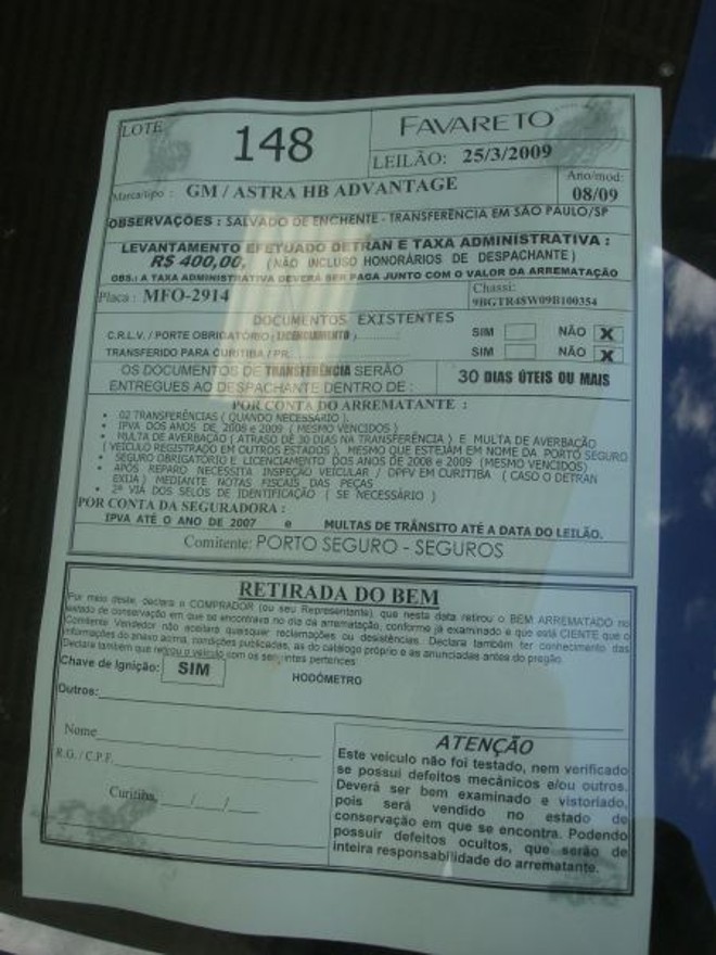 Ficha com o histórico do veículo é fixada no para-brisa do carro ou no banco da moto para a consulta dos interessados | 