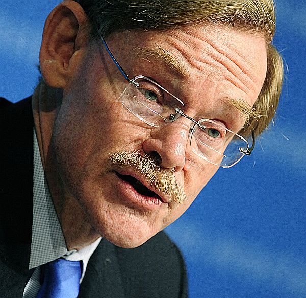 O presidente do Banco Mundial, Robert Zoellick, pediu que nações ricas ajudem as mais necessitadas. | Karen Bleier/AFP