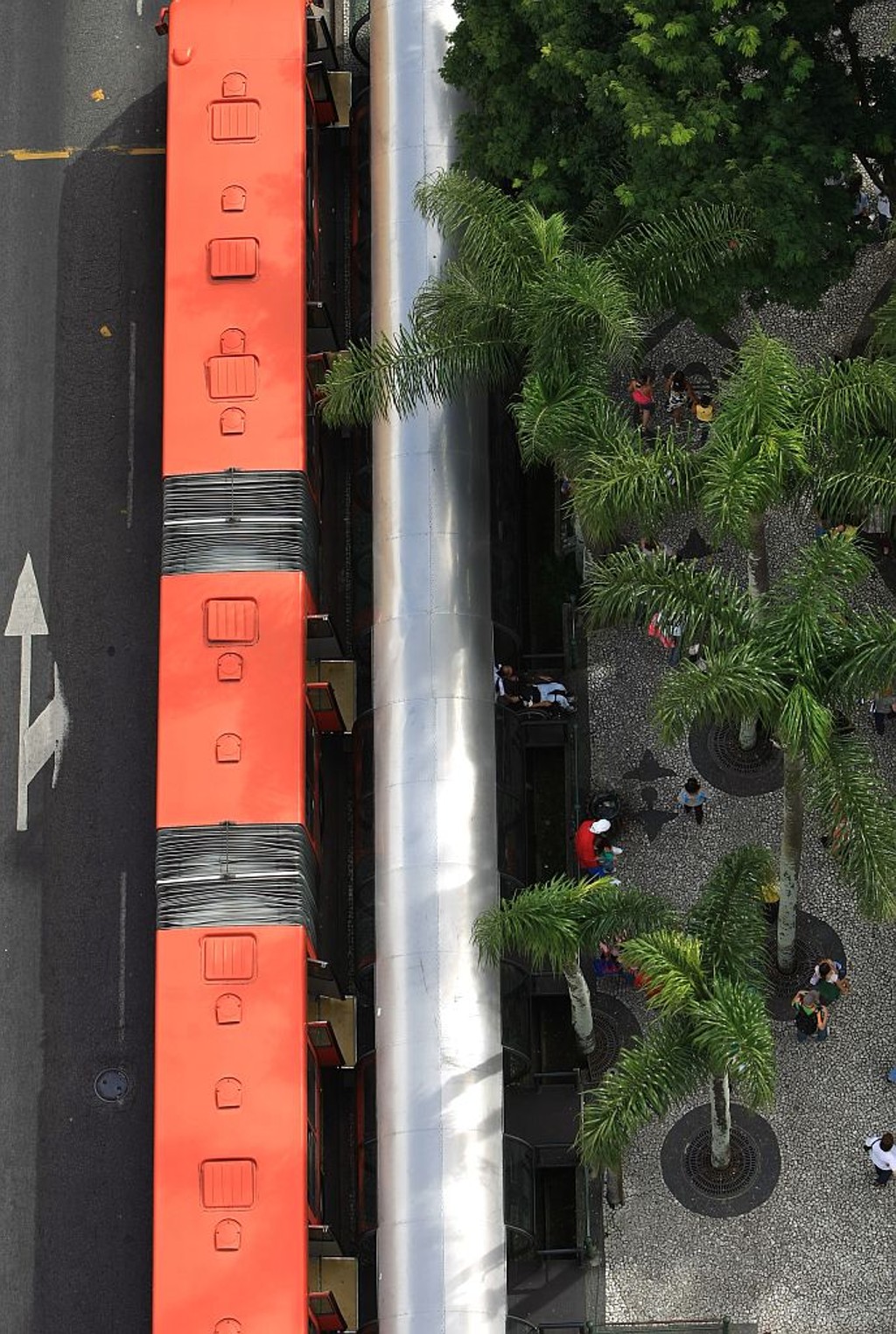 66% dos participantes da pesquisa acham que a atual estrutura do transporte coletivo funciona muito bem