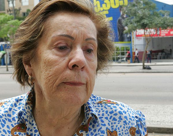 "É a nossa maneira de dar um jeitinho em tudo. Eu acredito que seja positivo porque resolve os problemas de cada um." Elizabete Romanos, 82 anos, professora aposentada | Fotos: Priscila Forone/Gazeta do Povo