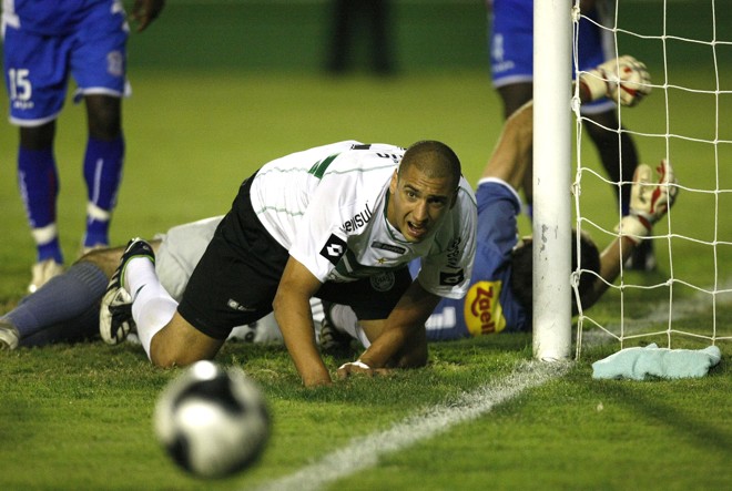 O argentino Ariel Nahuelpan teve algumas chances, porém não conseguiu deixar a sua marca | 