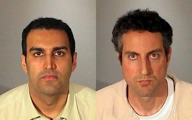 O médico Sandeep Kapoor (à esq.) e o namorado da coelhinha Howard K. Stern: acusados de fornecer receitas médicas indiscriminadamente antes da morte da modelo | 