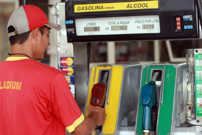 Posto em Curitiba: reajuste chegará às bombas dentro de dez dias | Albari Rosa/Gazeta do Povo
