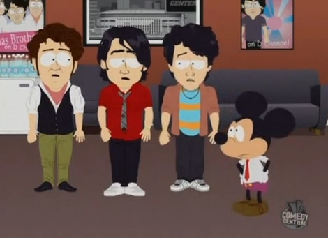 Jonas Brothers enfrentam o chefe Mickey Mouse | Reprodução/YouTube