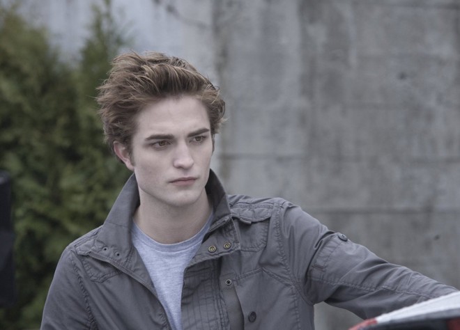 Robert Pattinson como o vampiro Edward Cullen no filme "Crepúsculo" | Divulgação