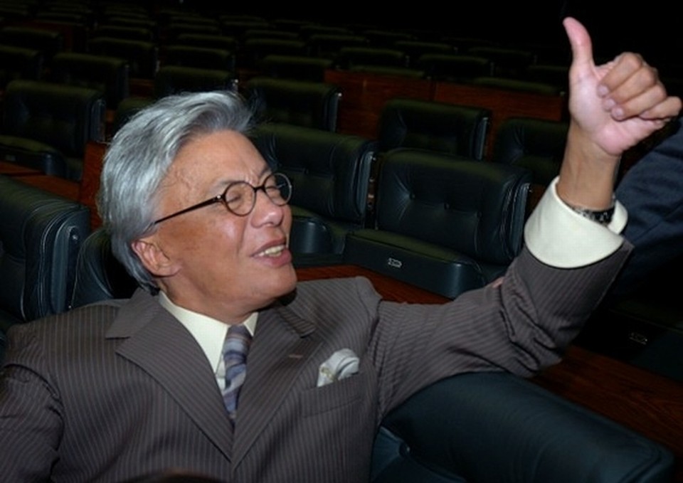 Morre, aos 71 anos, o deputado Clodovil Hernandes Morre, aos 71 anos, o deputado Clodovil Hernandes