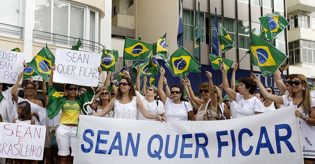 Segundo a Polícia Militar do Rio de Janeiro, cerca de 300 pessoas participaram da manifestação | Reuters
