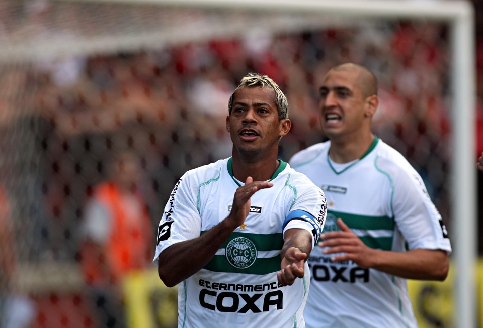 Marcelinho Paraíba desequilibrou no Atletiba, deixou o seu e o Coxa segue vivo na briga pelo título | Albari Rosa / Gazeta do Povo