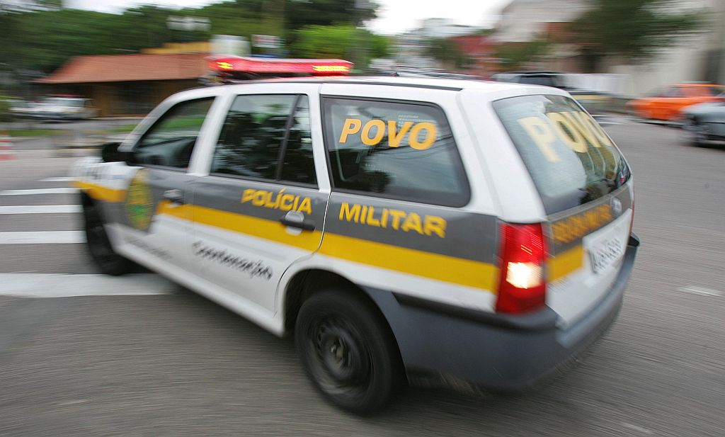 Carro do Projeto Povo em Curitiba; problema com celular persiste | Daniel Castellano/Gazeta do Povo
