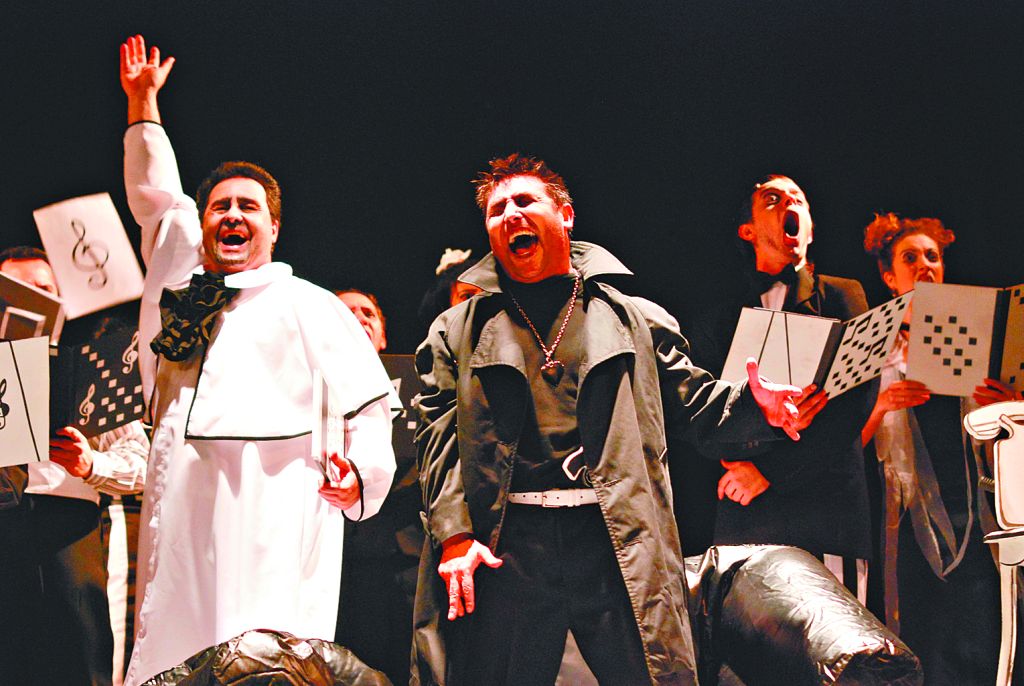 Proposta porto-alegrense montada por curitibanos: o humor ameniza uma situação dramática | Fernando Dias/ Divulgação