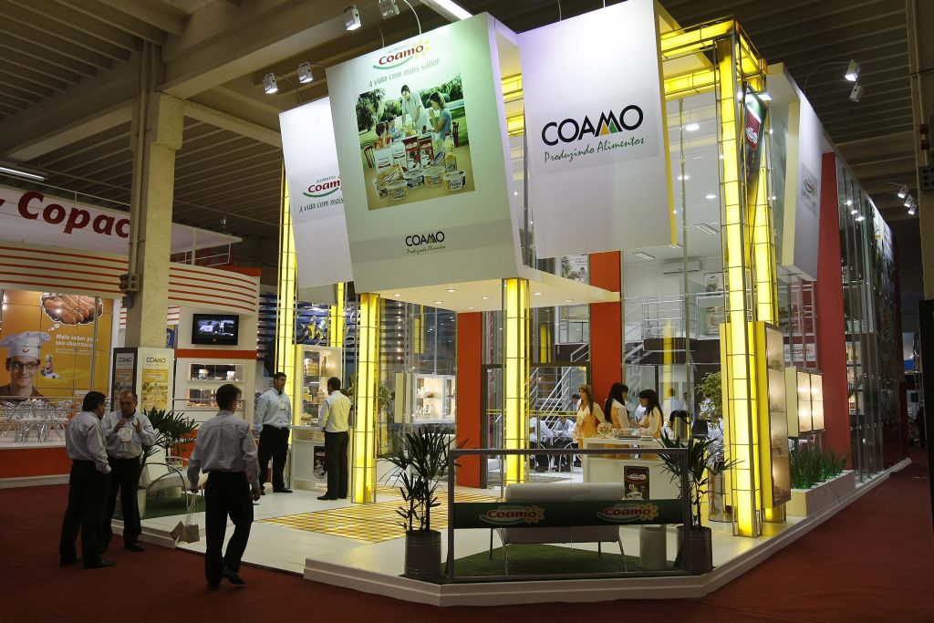 Estande da Coamo em evento de varejo: a cooperativa vai investir R$ 60 milhões na ampliação da base industrial | Valterci Santos/Gazeta do Povo