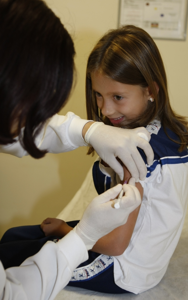 Efeito rebanho: cada criança vacinada impede a infecção de outras duas pessoas | Aniele Nascimento/Gazeta do Povo