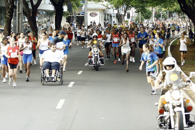 Mais de 4,5 mil atletas participaram das várias categorias da Prova Rústica |