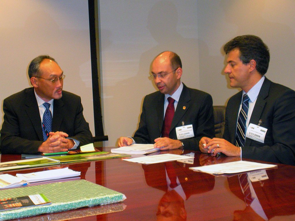 Beto Richa reunido com dirigentes do BID: empréstimo para o segundo semestre | Divulgação