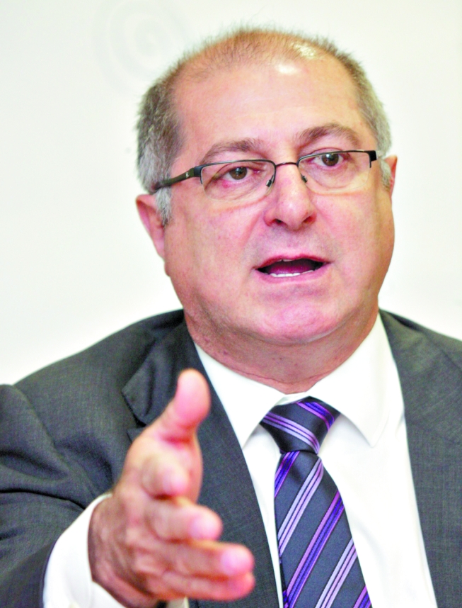 Paulo Bernardo diz que cidades grandes também devem receber ajuda | Daniel Castellano/Gazeta do Povo