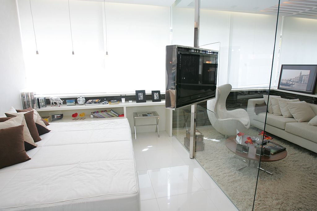 A mesma tevê de LCD serve para dois ambientes no projeto de Fernanda Marques para o Universe Life Square da Thá/Rossi | Marcelo Elias/Gazeta do Povo