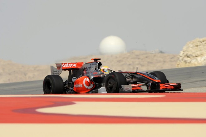 Lewis Hamilton somou quatro pontos até agora, um coadjuvante à frente da McLaren | Bertrand Guay/AFP