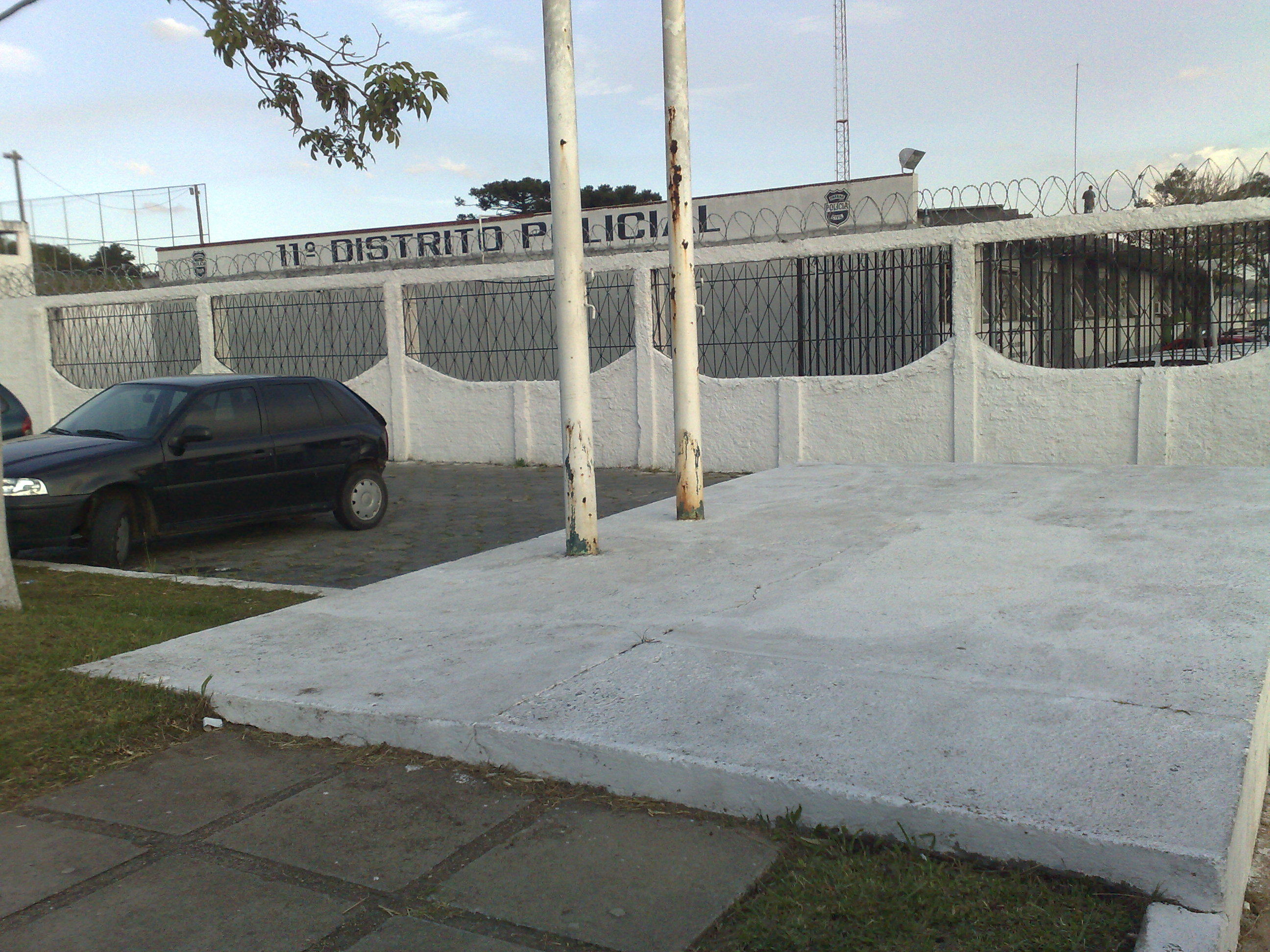 Fachada do 11º Distrito Policial; presos da delegacia estão organizados | João Varella / Gazeta do Povo