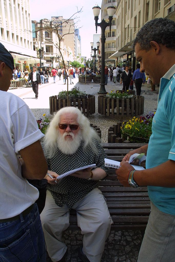 Hermeto Pascoal na rua Quinze, em Curitiba: música livre desde 1973 | Marcelo Elias/Gazeta do Povo