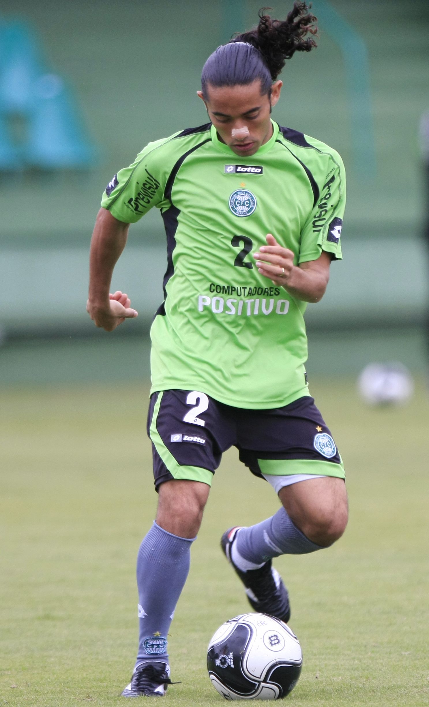 Carlinhos Paraíba se mostra solidário ao time e volta a atuar como ala contra o CSA | Giuliano Gomes / Gazeta do Povo