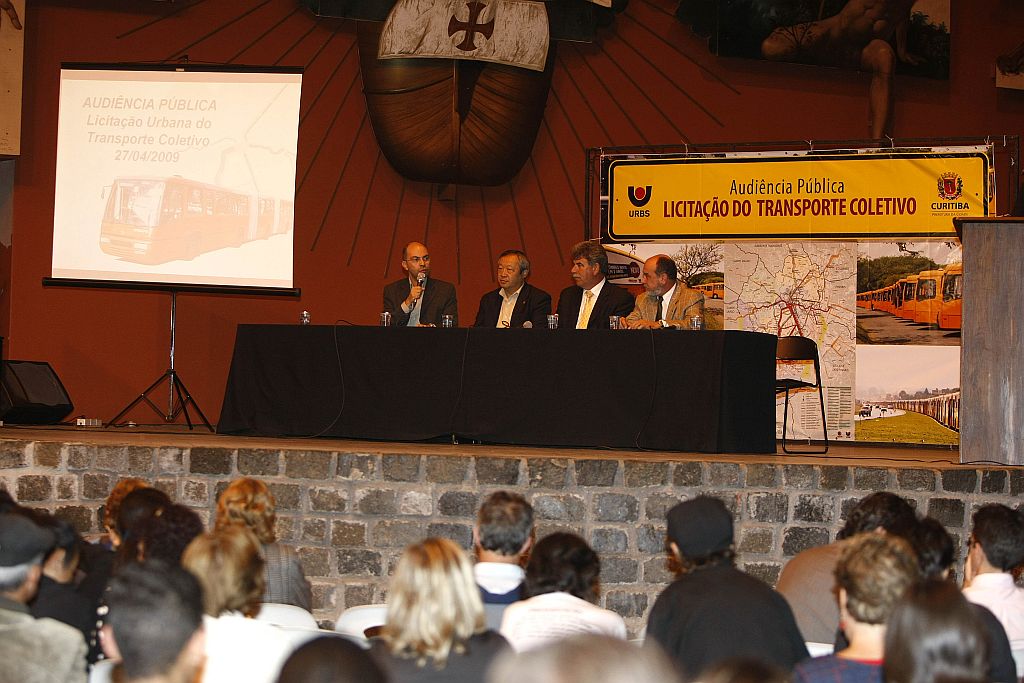 População pôde dar sugestões na elaboração do edital, ontem, no Memorial da Cidade | Pedro Serápio/Gazeta do Povo
