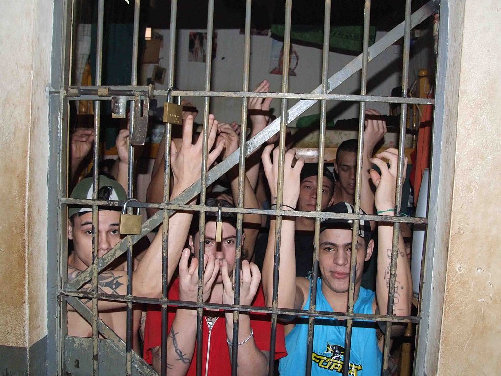 Superlotação em Ivaiporã: resultado da onda de violência que atinge a cidade | Ivan Maldonado