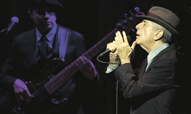 Leonard Cohen: registro ao vivo do cantor e compositor canadense traz de volta sua força e intensidade como intérprete e performer |