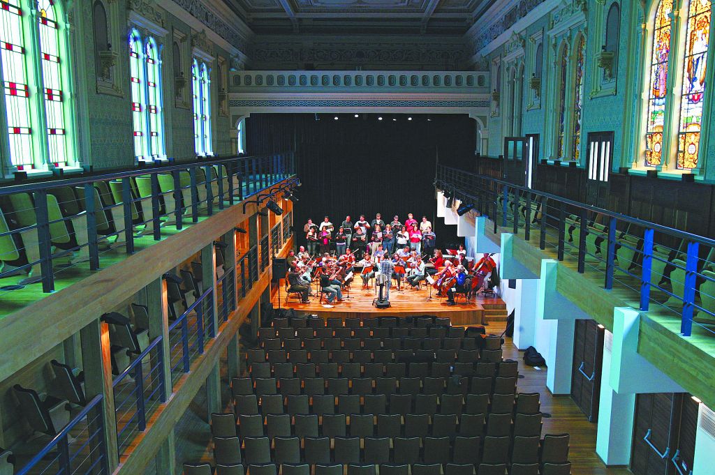 Ensaio da Camerata Antiqua de Curitiba na Capela Santa Maria: fundado há 35 anos por 16 músicos curitibanos, grupo destacou-se ao interpretar obras barrocas desde meados da década de 1970 | Daniel Castellano/Gazeta do Povo