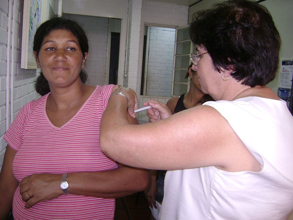 Vacinação contra a febre amarela: corrida aos postos de saíde | Gladys Santoro