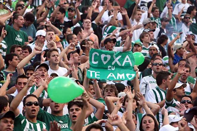 Festa da torcida coxa-branca que, mesmo em menor número, não deixou de empurrar o Verdão | 